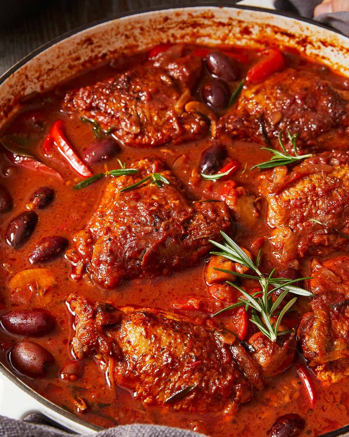 Classic Hunter's Chicken: Unlock Rich Flavors with Your Slow Cooker